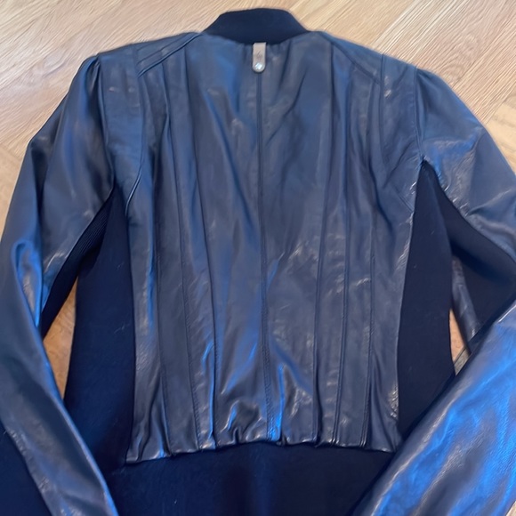 **SOLD** Mackage bomber jacket in black leather - Picture 4 of 4